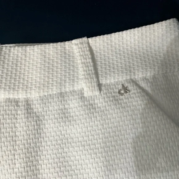 Calvin Klein TexturedWhite Shorts - Never worn - Picture 5 of 5